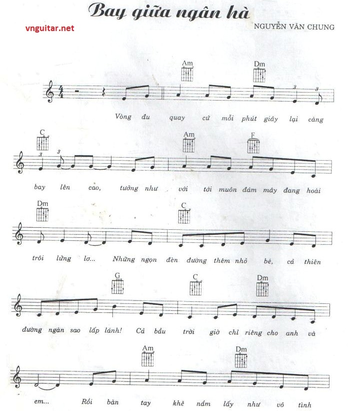 bay giua ngan ha.jpg