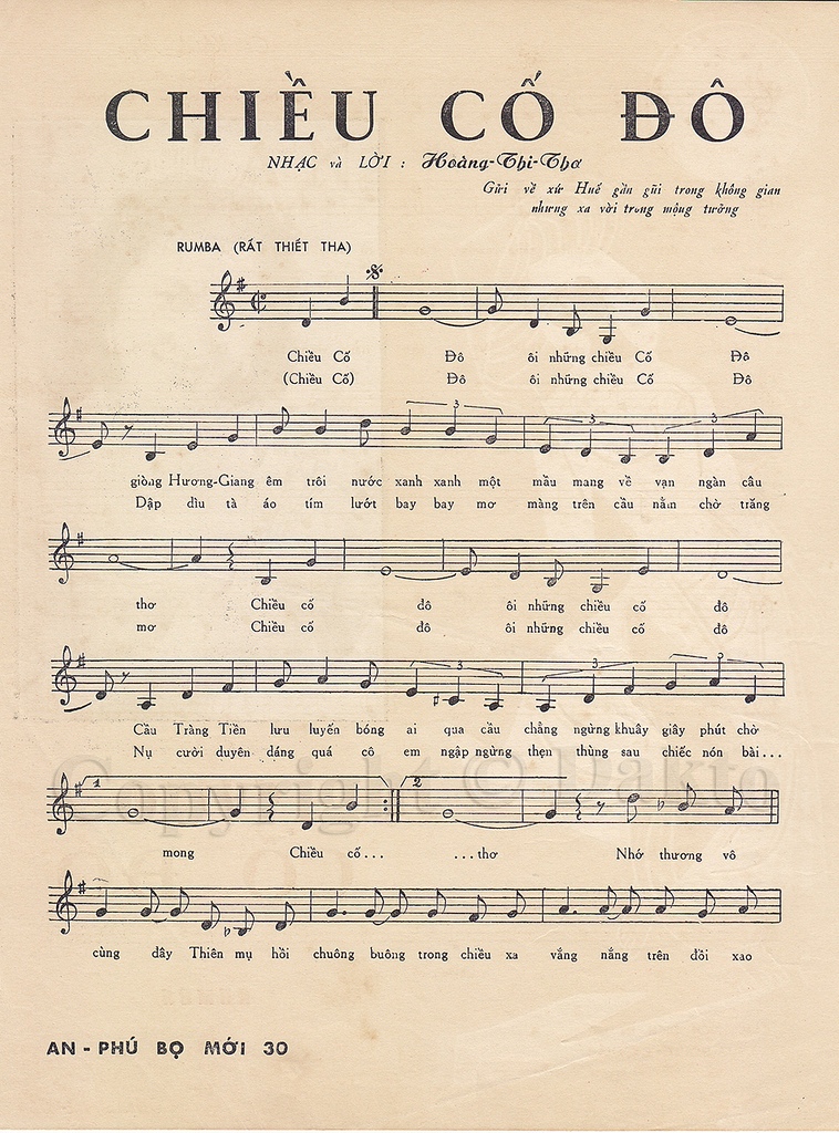Chieu co do (Hoang Thi Tho) inside 1.jpg